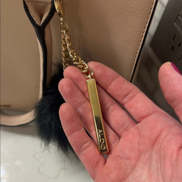 Elegant Cream Handbag with Black Charm - Picture 5 of 5